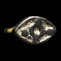 Piccolo anello romano antico magico da bambino