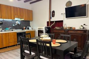 CASA DI CORTE A PONTIROLO NUOVO