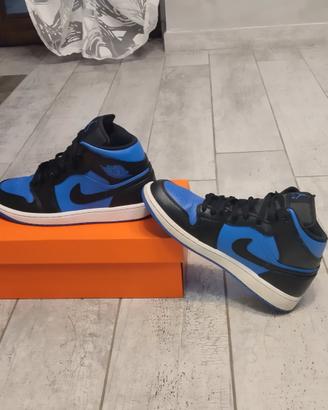 Jordan nere e blu mai usate