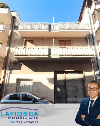 Intero fabbricato in zona Giulianello