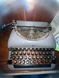 Macchina da scrivere remington rand