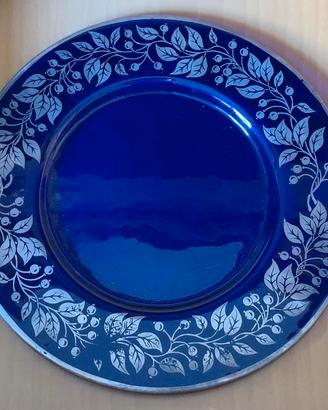 Piatto blu cobalto in vetro con ricami argento