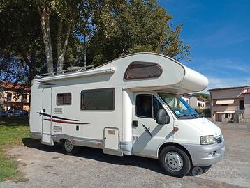 Camper Sharky M5 con pannello solare
