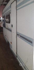 Roulotte con documenti o senza