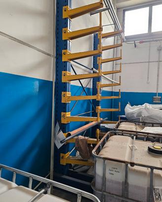 scansia per materiale da lavoro meccanico 