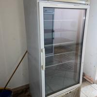 Due Frighi verticale vetrina