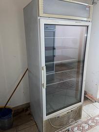 Due Frighi verticale vetrina