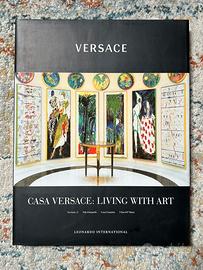 書 CASA VERSACE: LIVING WITH ART 書 CASA VERSACE: LIVING WITH ART The Villa Casa Casuarina