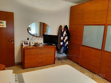 Appartamento di 105 m² con 4 locali e posto auto a