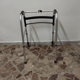 Deambulatore girello pieghevole