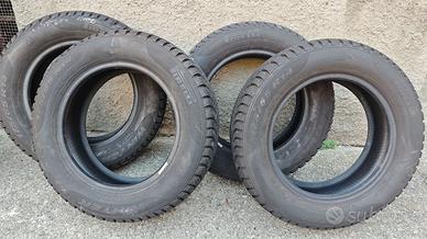 Traino gomme Pirelli invernali 175/65 R14