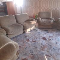 Divano ad angolo con 2 poltrone