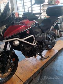 Cross Tourer rossa fuoco