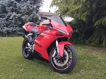 DUCATI 848