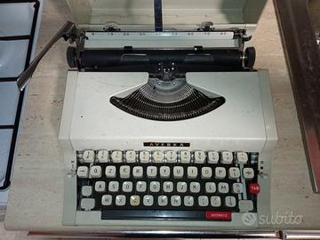 MACCHINA DA SCRIVERE 