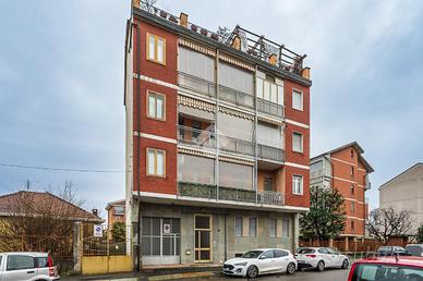 3 LOCALI A VENARIA REALE