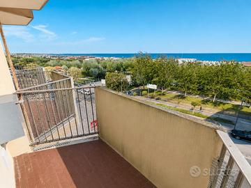 Fronte mare 2 camere e posto auto