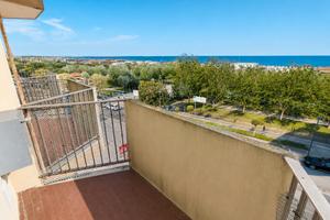 Fronte mare 2 camere e posto auto