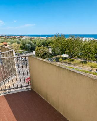 Fronte mare 2 camere e posto auto