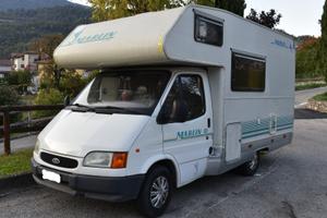 Camper mansardato Elnagh