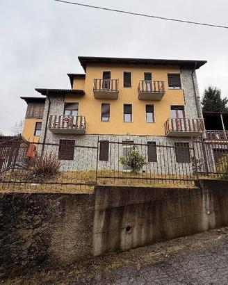 Immobile in asta di 105 m² con 3 locali e box auto