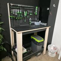 Banco da lavoro in legno con porta atrezzi