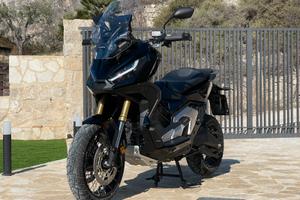 X-adv honda nuovo - 2900 km