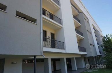 Immobile in asta di 653 m² con più di 5 locali a V