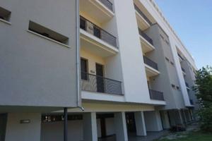 Immobile in asta di 653 m² con più di 5 locali a V