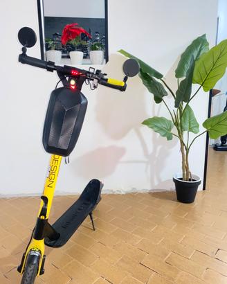 Monopattino elettrico momo design
