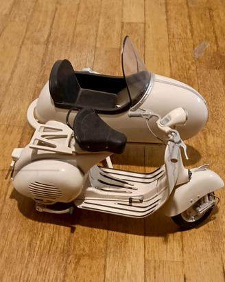 vespa con sidecar scala 1/6