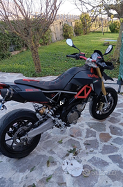 Aprilia Dorsoduro 750 Factory