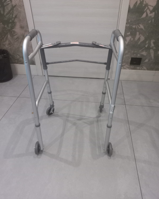 Deambulatore anziani