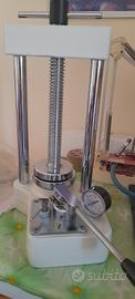 Apparecchiature per laboratorio odontotecnico
