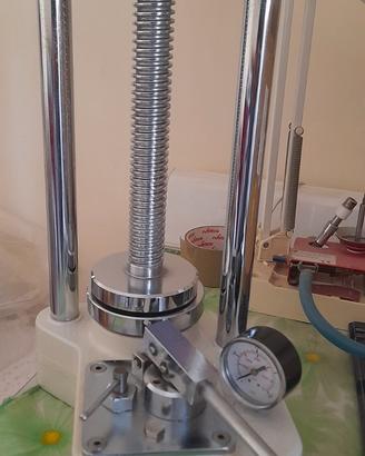 Apparecchiature per laboratorio odontotecnico