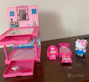 Gioco x bambine, “Hello Kitty” con trucchetti