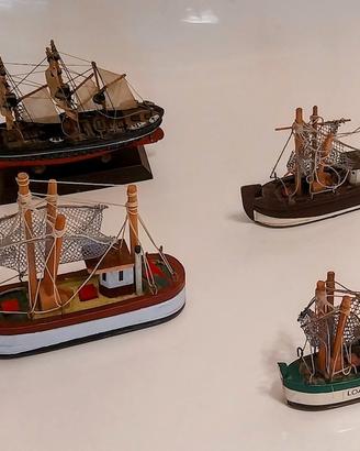 4xSet modellini velieri vintage da collezionismo: