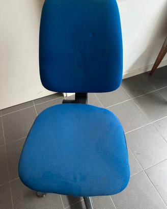 Poltrona d’ufficio con rotelle