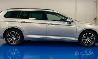 VOLKSWAGEN Passat Variant 2.0 TDI DSG Business Blu