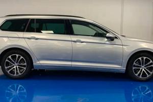 VOLKSWAGEN Passat Variant 2.0 TDI DSG Business Blu
