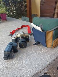 Macchina fotografica datata