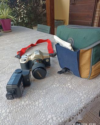 Macchina fotografica datata