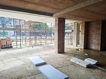 VILLA CON PISCINA - q.re Sidoli