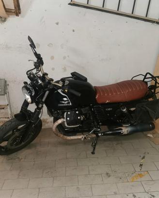 moto guzzi V7