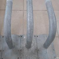 Staffa metallica per antenna parabolica