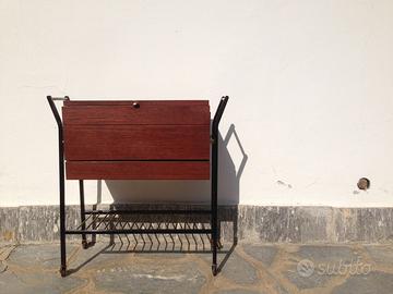 Mobiletto da cucito con ruote vintage