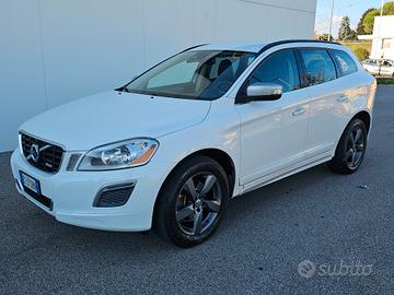 Volvo XC 60 XC60 D5 AWD R-design