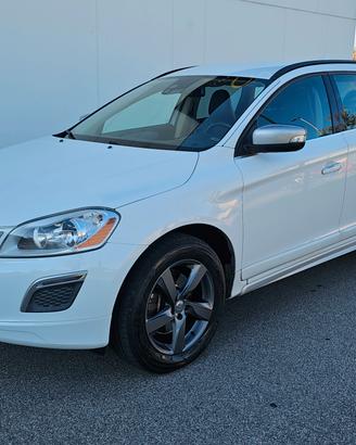 Volvo XC 60 XC60 D5 AWD R-design