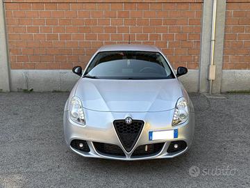 Giulietta Alfa Romeo colore argento