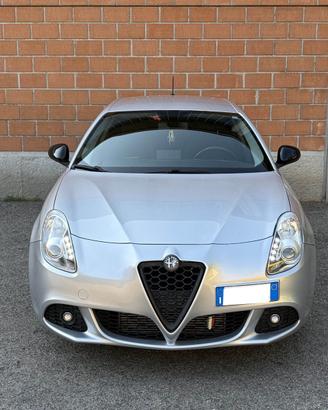 Giulietta Alfa Romeo colore argento